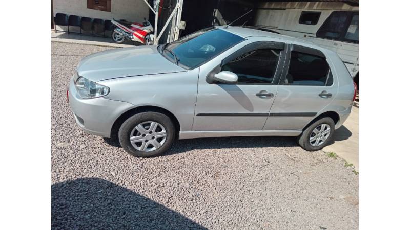 FIAT - PALIO - 2010/2010 - Prata - R$ 24.000,00