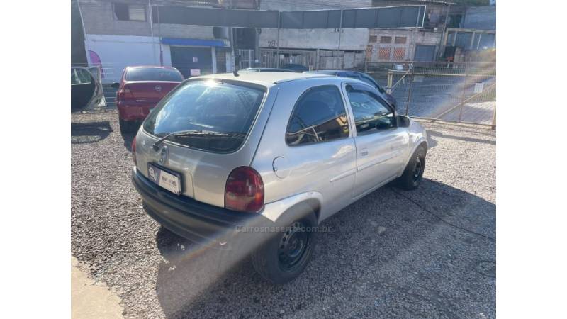 CHEVROLET - CORSA - 1996/1996 - Prata - R$ 11.000,00