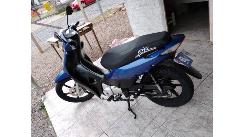 HONDA - BIZ 125 - 2010/2010 - Azul - R$ 9.900,00