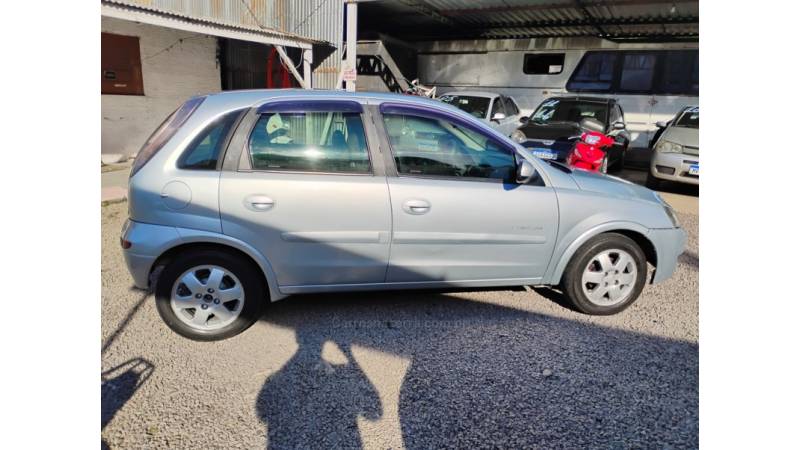 CHEVROLET - CORSA - 2008/2008 - Prata - R$ 28.500,00