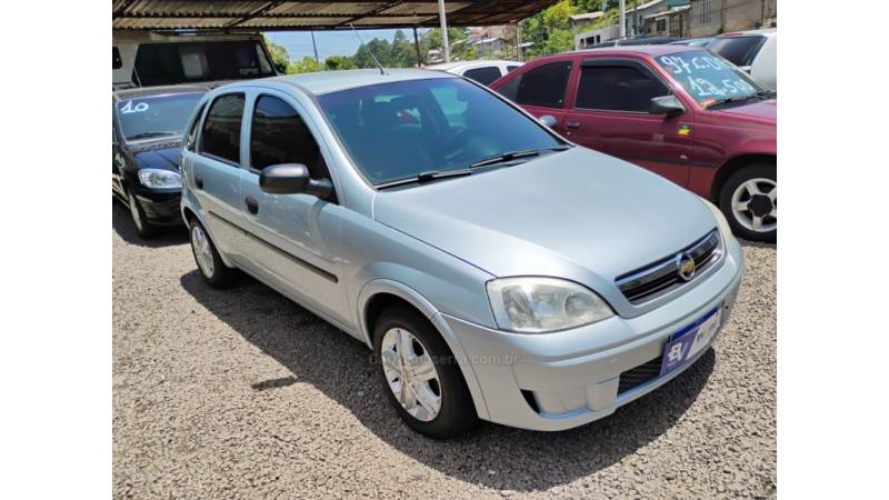 CHEVROLET - CORSA - 2009/2009 - Prata - R$ 25.800,00