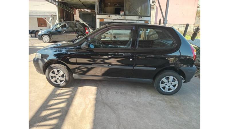 FIAT - PALIO - 2005/2005 - Preta - R$ 16.800,00