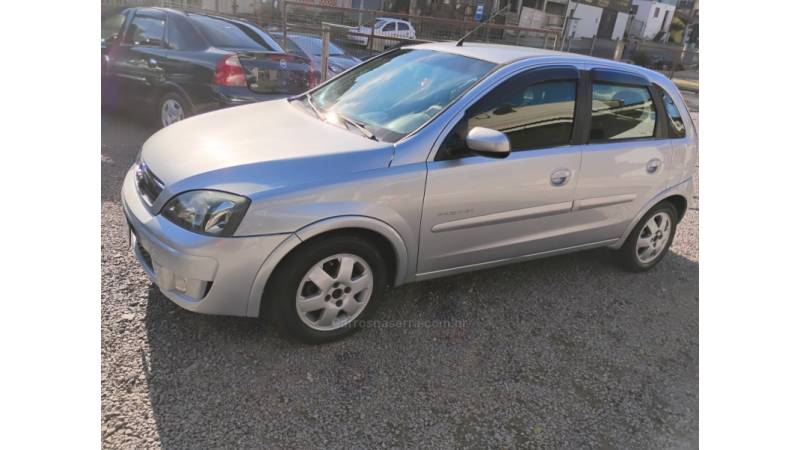 CHEVROLET - CORSA - 2008/2008 - Prata - R$ 27.700,00