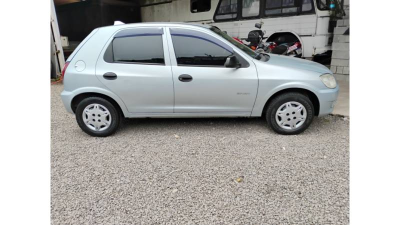 CHEVROLET - CELTA - 2011/2011 - Prata - R$ 27.500,00