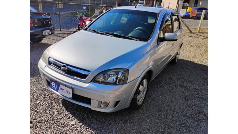 CHEVROLET - CORSA - 2008/2008 - Prata - R$ 27.700,00