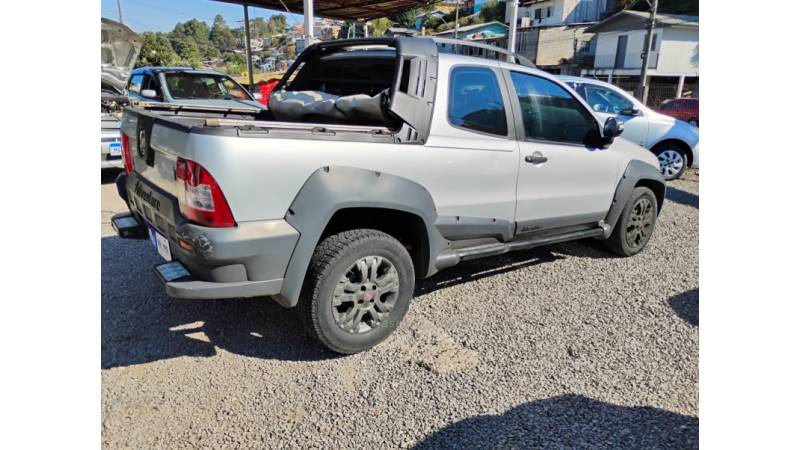 FIAT - STRADA - 2012/2012 - Prata - R$ 41.000,00
