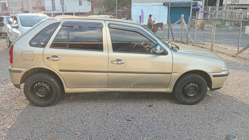 VOLKSWAGEN - GOL - 2000/2000 - Dourada - R$ 14.900,00