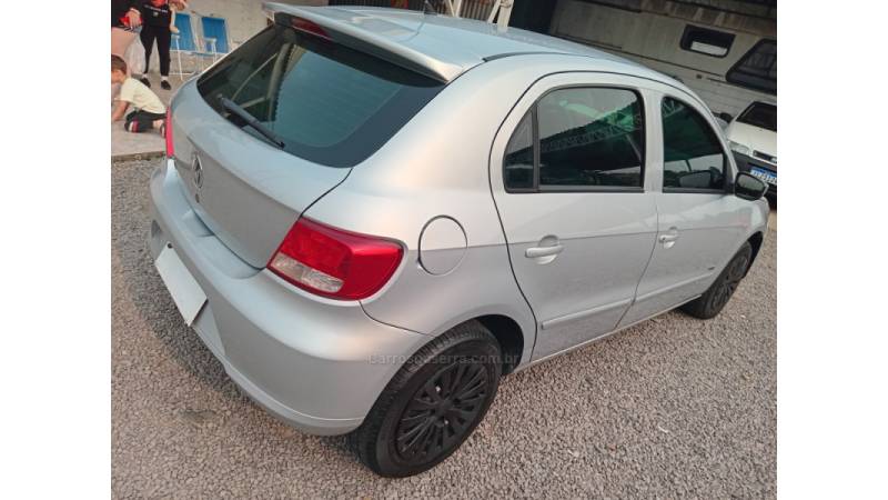 VOLKSWAGEN - GOL - 2010/2010 - Prata - R$ 24.500,00