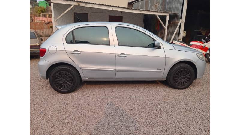 VOLKSWAGEN - GOL - 2010/2010 - Prata - R$ 24.500,00