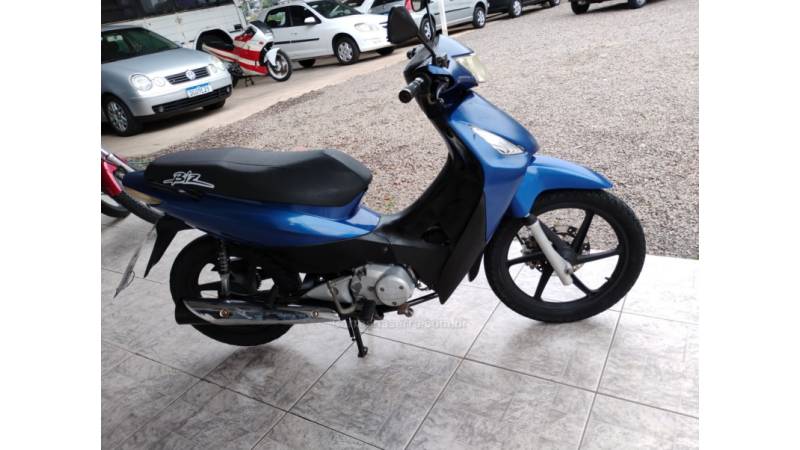 HONDA - BIZ 125 - 2010/2010 - Azul - R$ 9.900,00