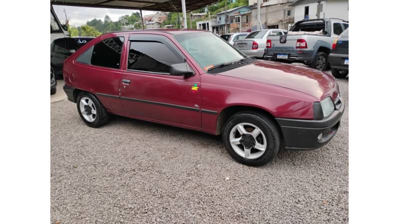 CHEVROLET - KADETT - 1997/1997 - Vermelha - R$ 12.500,00