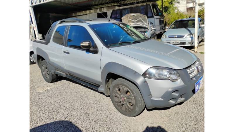 FIAT - STRADA - 2012/2012 - Prata - R$ 41.000,00