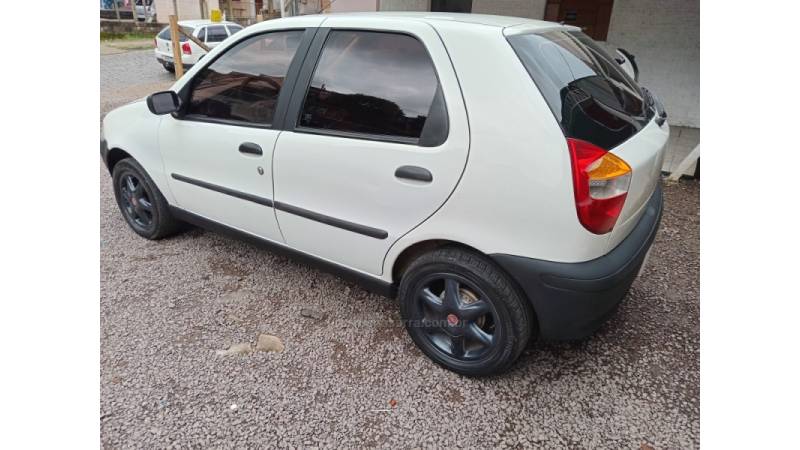 FIAT - PALIO - 2005/2005 - Branca - R$ 17.800,00