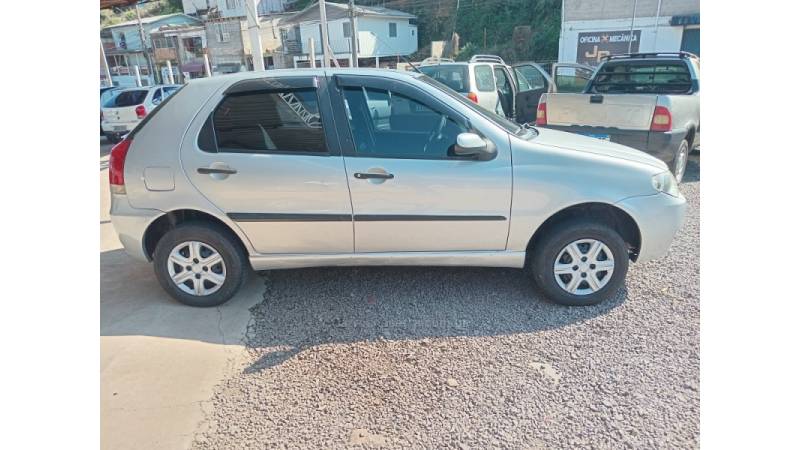 FIAT - PALIO - 2010/2010 - Prata - R$ 24.000,00