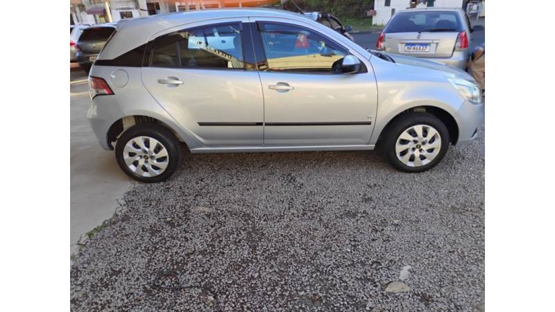 CHEVROLET - AGILE - 2011/2011 - Prata - R$ 33.800,00