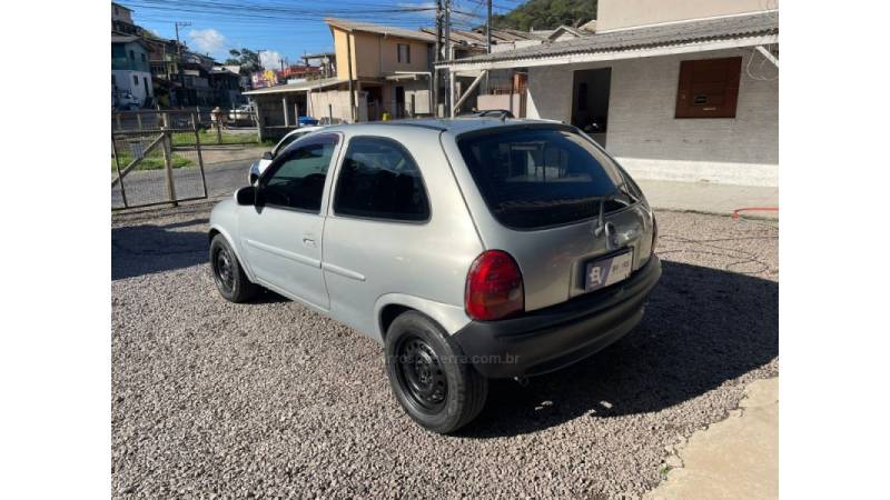CHEVROLET - CORSA - 1996/1996 - Prata - R$ 11.000,00