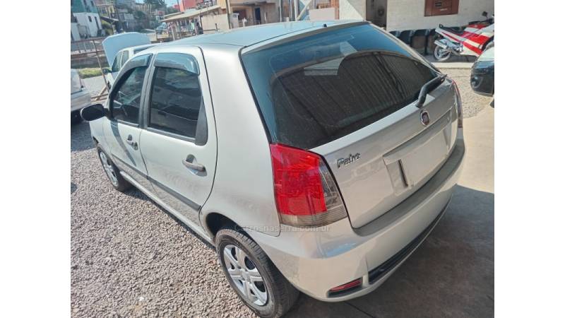 FIAT - PALIO - 2010/2010 - Prata - R$ 24.000,00