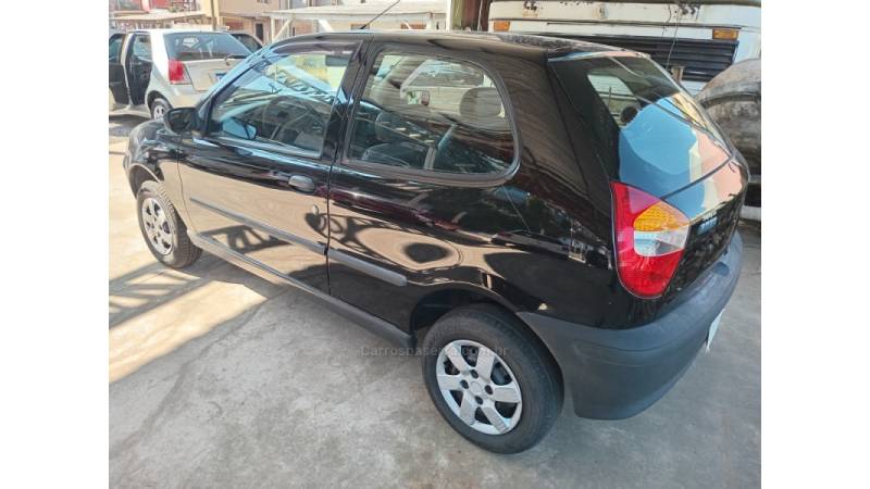 FIAT - PALIO - 2005/2005 - Preta - R$ 16.800,00