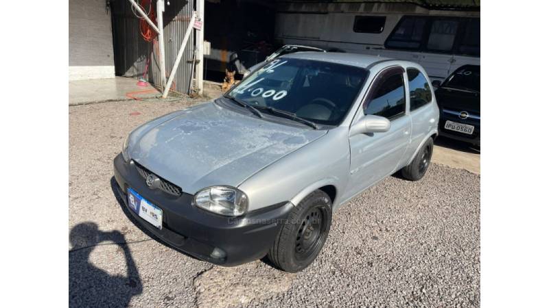 CHEVROLET - CORSA - 1996/1996 - Prata - R$ 11.000,00